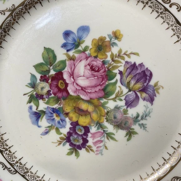 Antique Continental Ivory Germany Queens Bouquet 7.5" Plate - Picture 2 of 8